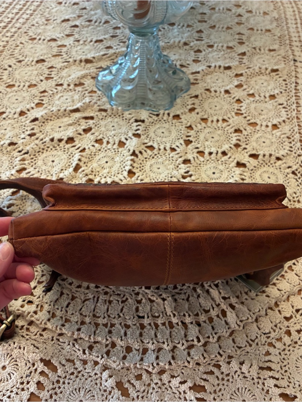 NWT Valenchi Women's Brown Tooled Leather Crossbody Bag with Floral Detail - Picture 15 of 16